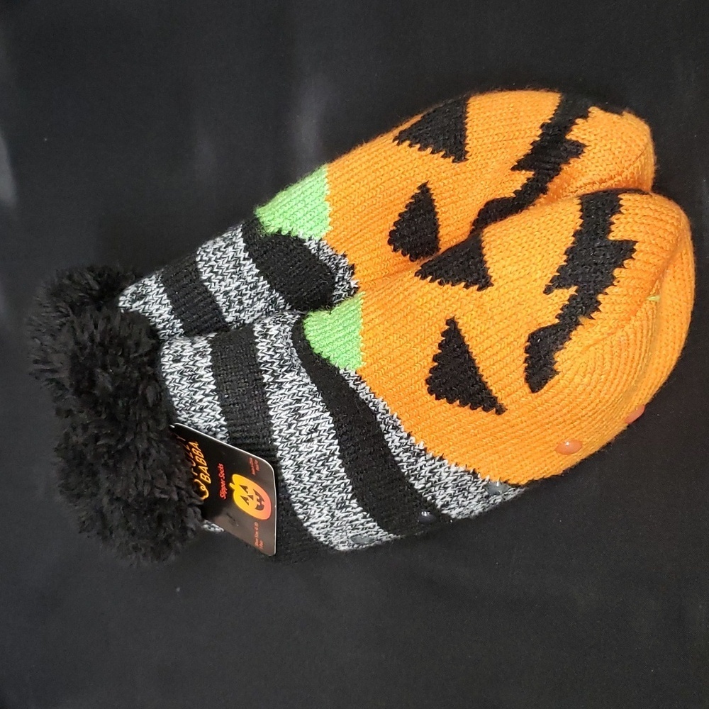 Fuzzy Babba NWT Pumpkin Face Halloween Slipper Socks, 4-10